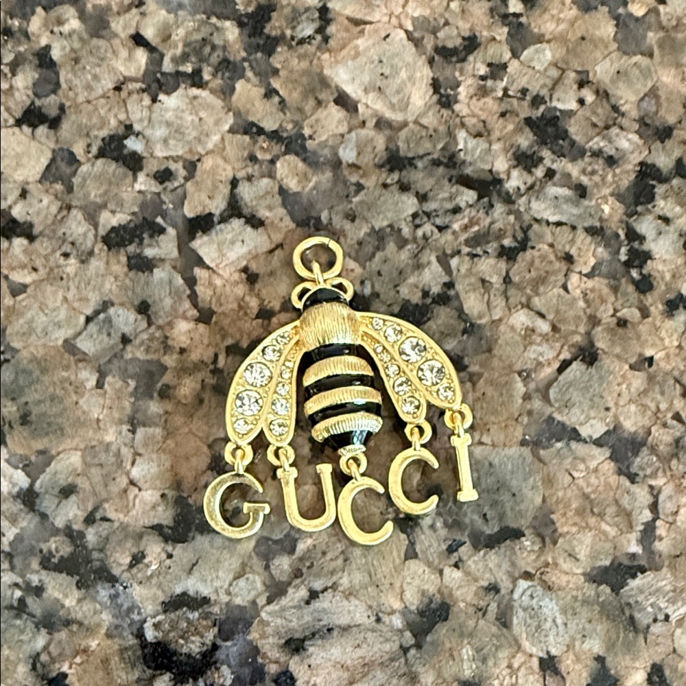 NEW Gucci Gold Bee Brooch with Crystals - Picture 3 of 6